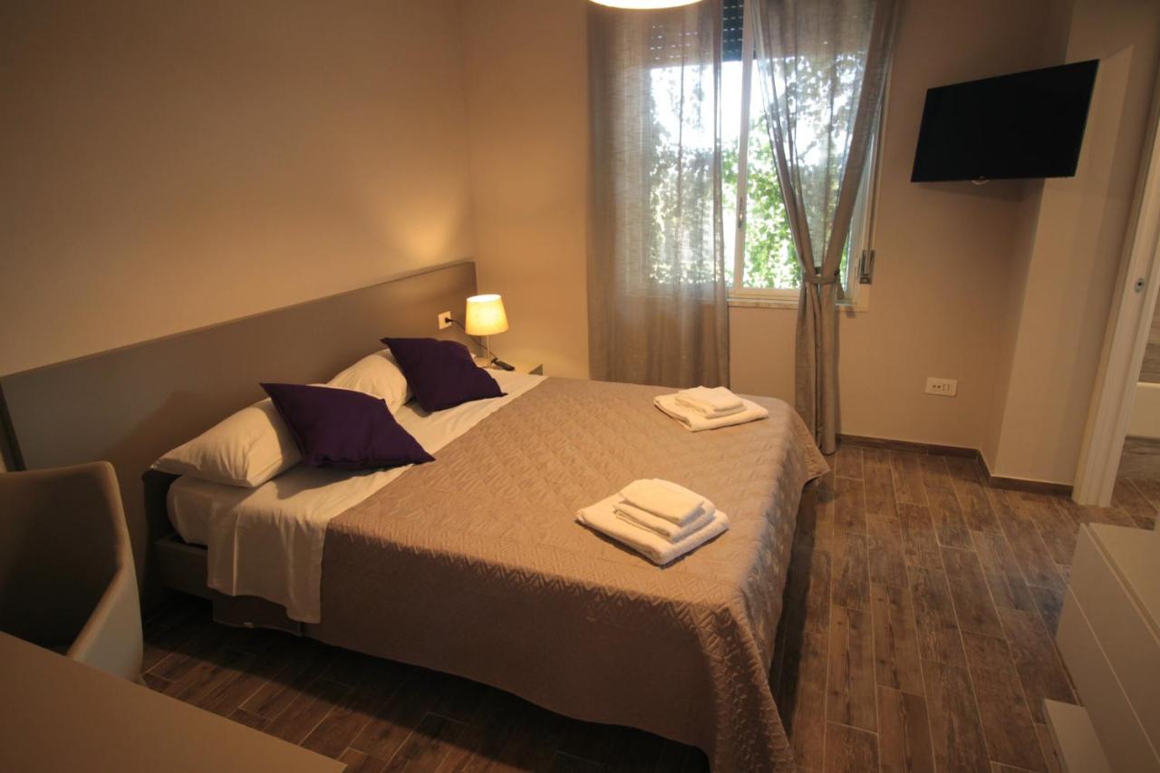 Dimora Risveglio Hotel Brindisi Bagian luar foto
