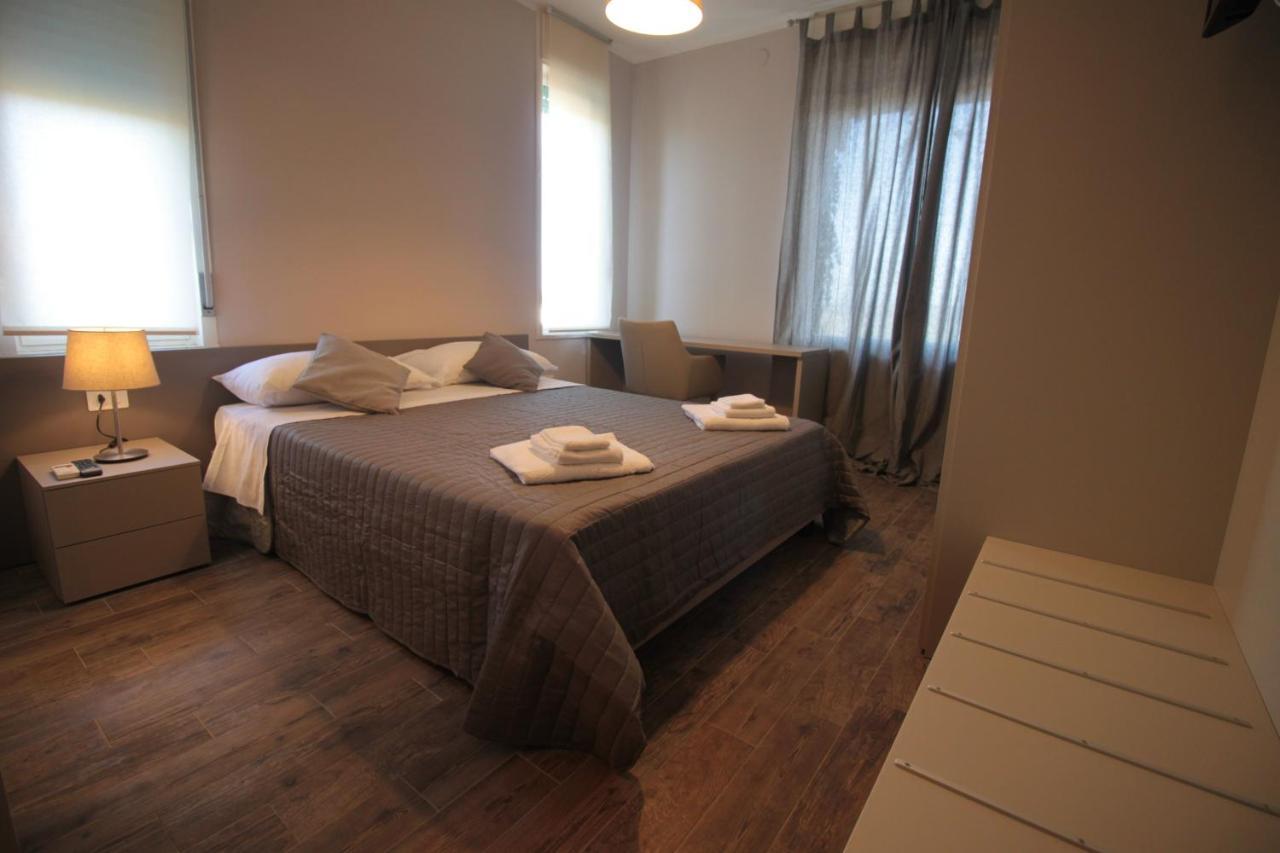 Dimora Risveglio Hotel Brindisi Bagian luar foto