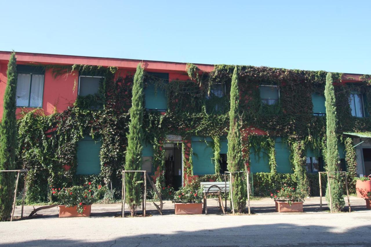 Dimora Risveglio Hotel Brindisi Bagian luar foto