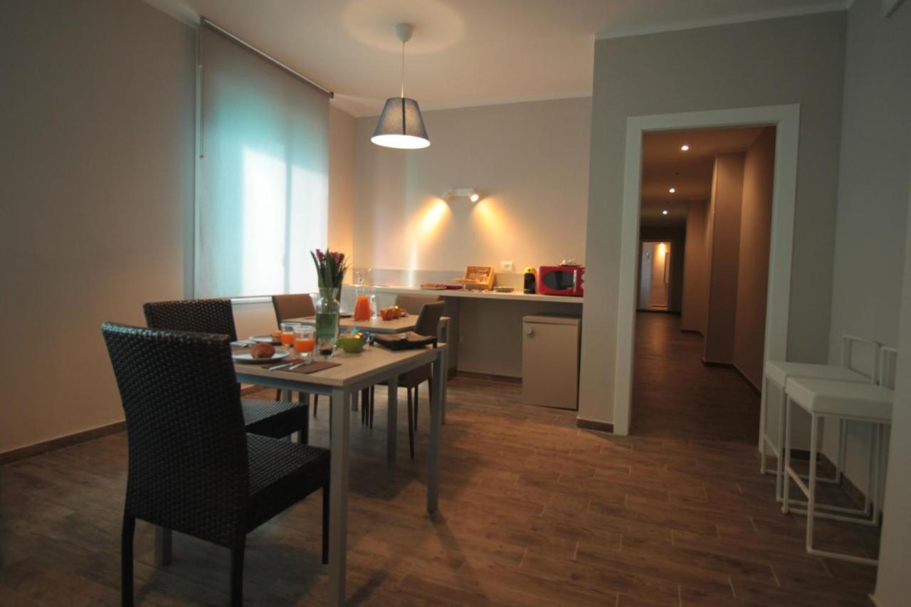 Dimora Risveglio Hotel Brindisi Bagian luar foto