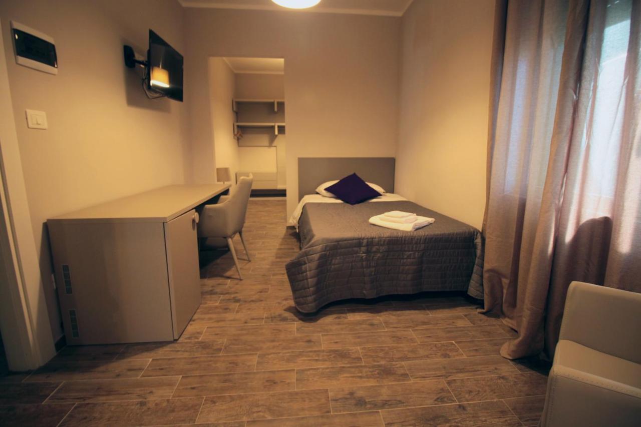 Dimora Risveglio Hotel Brindisi Bagian luar foto